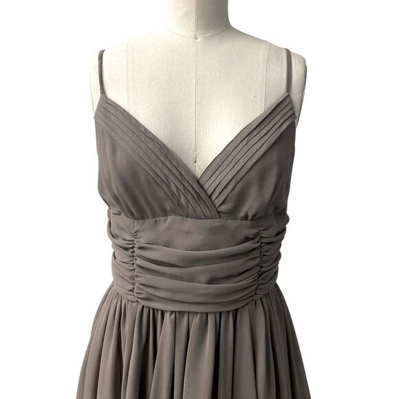 Twelve by twelve feather dress 🌸 - Picture 3 of 6